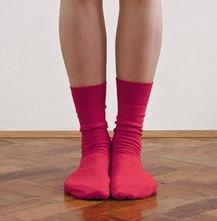 网红款女士袜子无拼接款,时尚新潮流——网红款女士无拼接袜子推荐